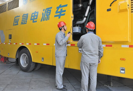 黎安镇如何清理被灰尘覆盖的机油散热器？